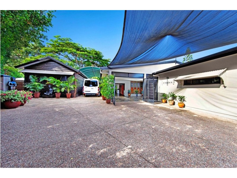6 Nero Close, Mooroobool QLD 4870