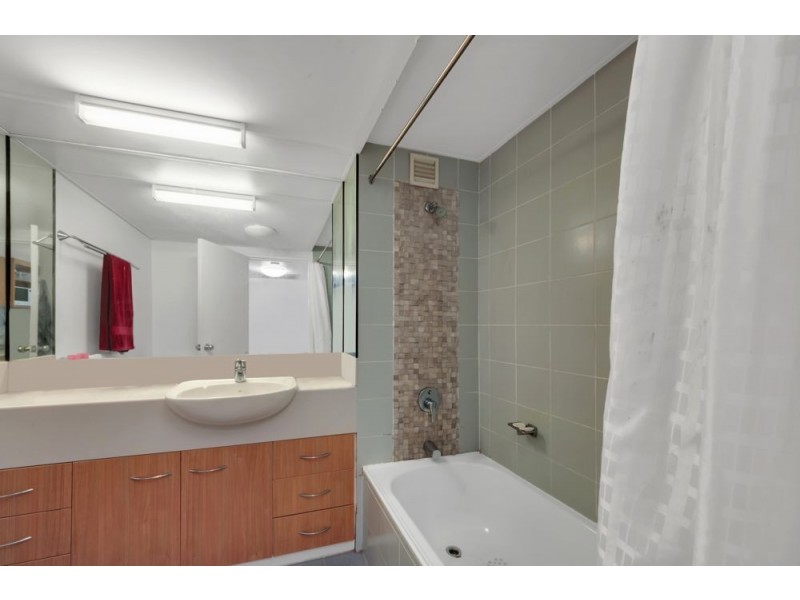 12A & 12B / 209 Abbott Street, Cairns North QLD 4870