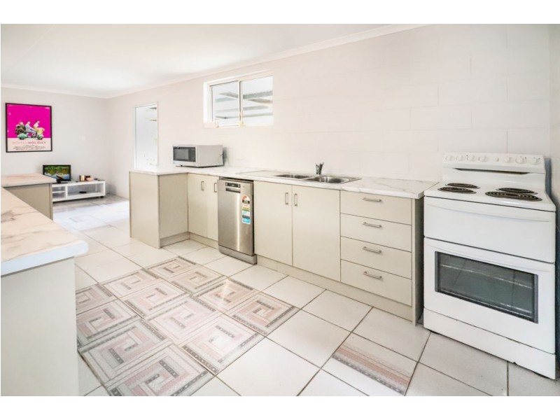 106-108 Giffin, White Rock QLD 4868