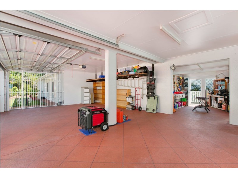 36 Guthrie Close, Bentley Park QLD 4869