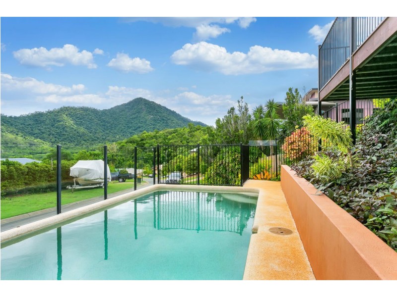 17 Pilosa Street, Redlynch QLD 4870
