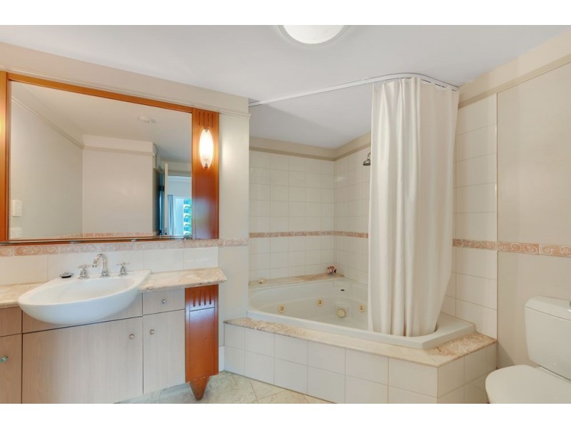 7/73 Spence Street, Cairns City QLD 4870