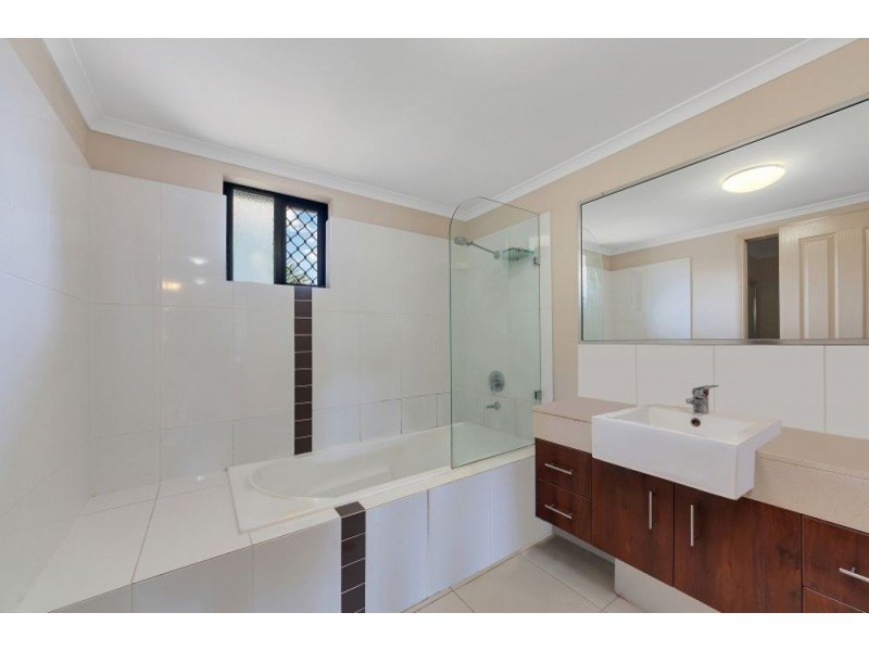 12/1-15 Robson Street, Mooroobool QLD 4870