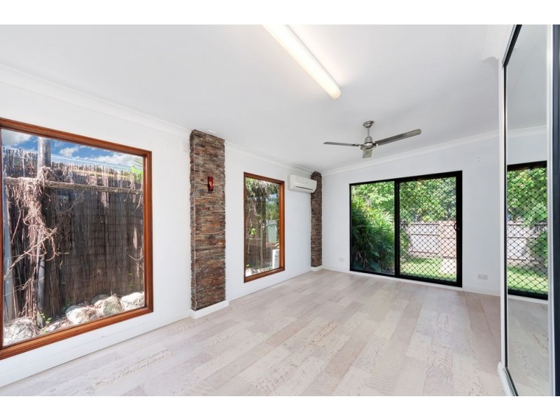 24 Maple Street, Holloways Beach QLD 4878