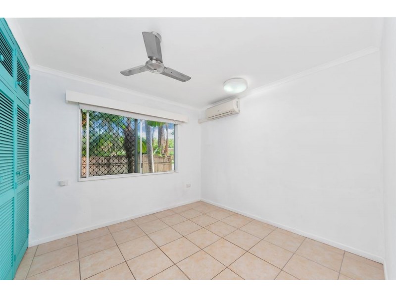 24 Maple Street, Holloways Beach QLD 4878