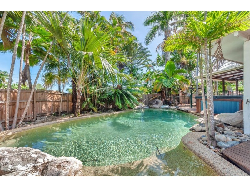 24 Maple Street, Holloways Beach QLD 4878