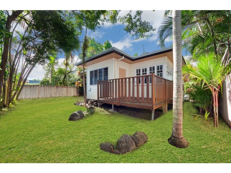 26 Rutherford Street, Cairns North QLD 4870