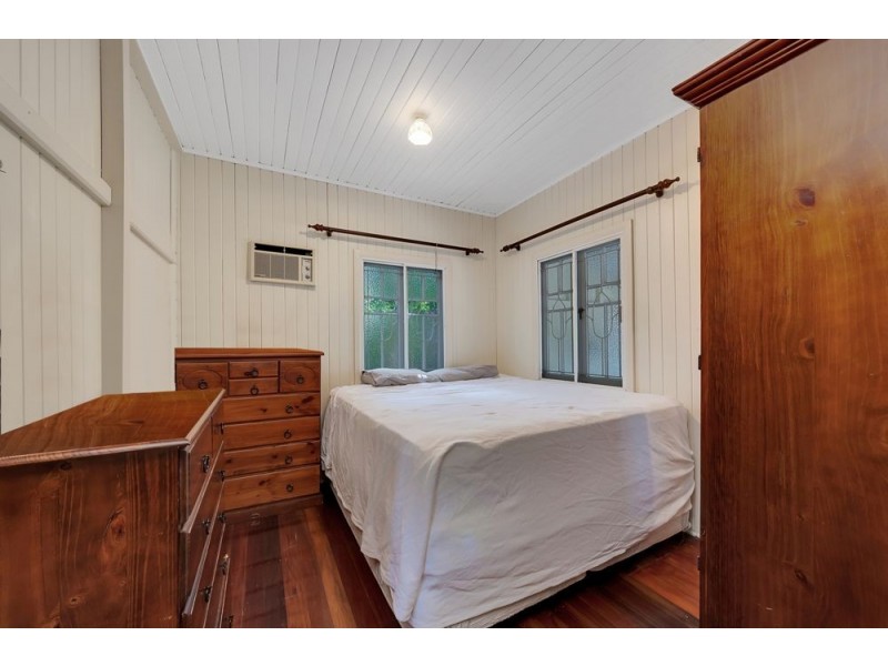 26 Rutherford Street, Cairns North QLD 4870