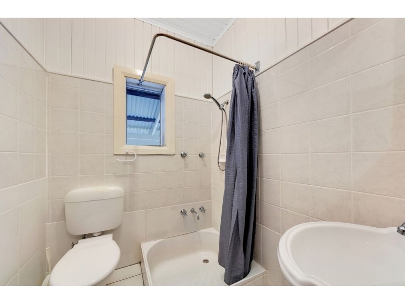 26 Rutherford Street, Cairns North QLD 4870