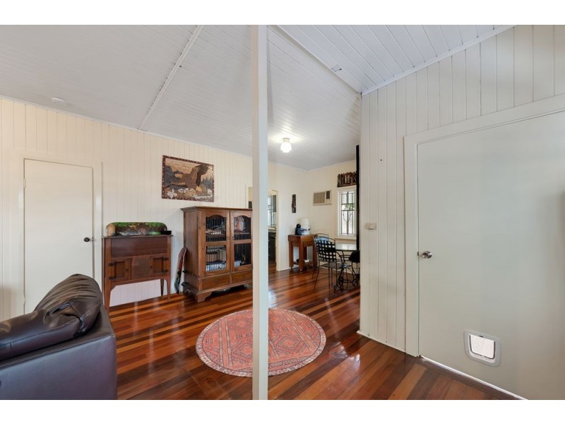26 Rutherford Street, Cairns North QLD 4870