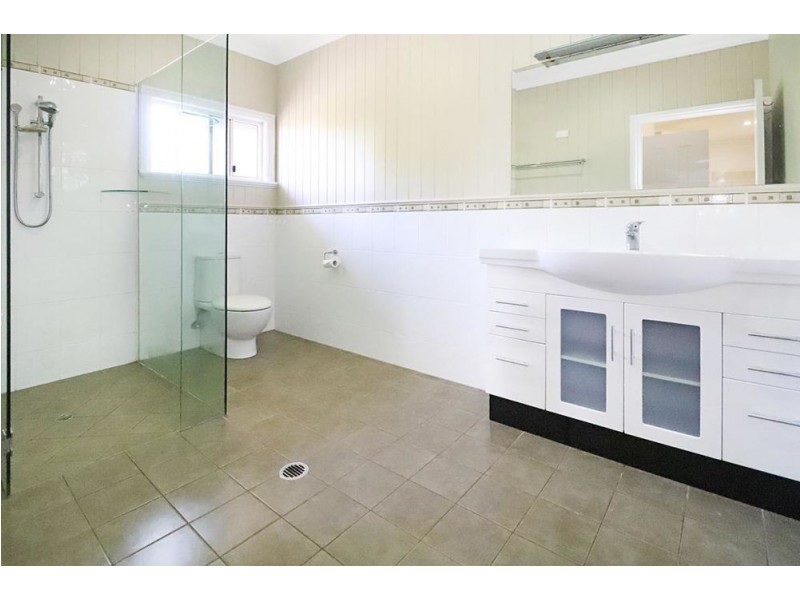 5 Warner Street, Manunda QLD 4870