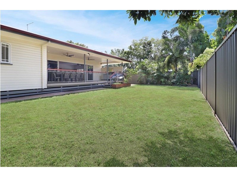 5 Warner Street, Manunda QLD 4870