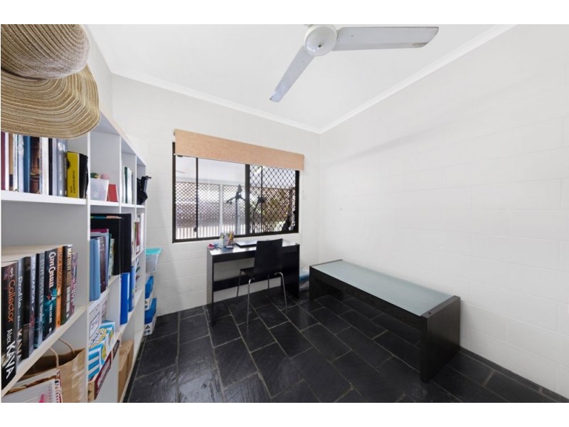 1/20 Nesbit Street, Whitfield QLD 4870