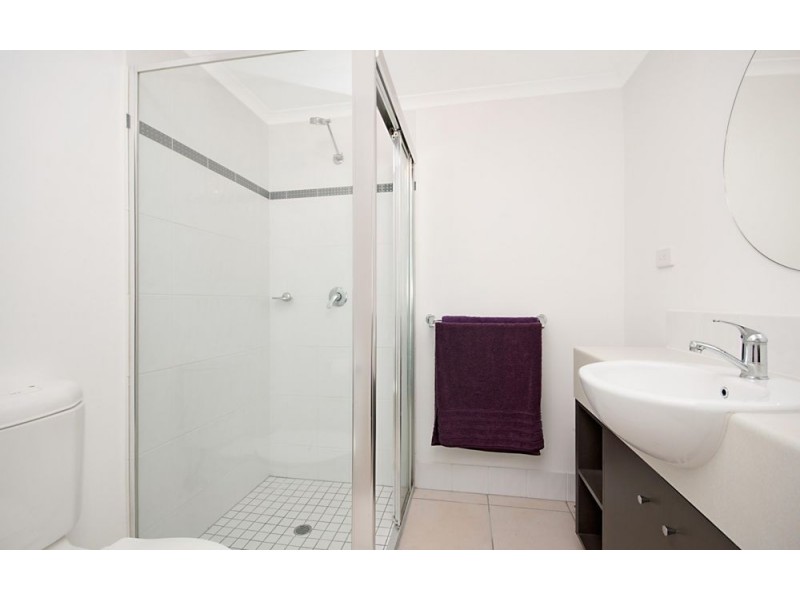 33/44-50 Pease Street, Manoora QLD 4870
