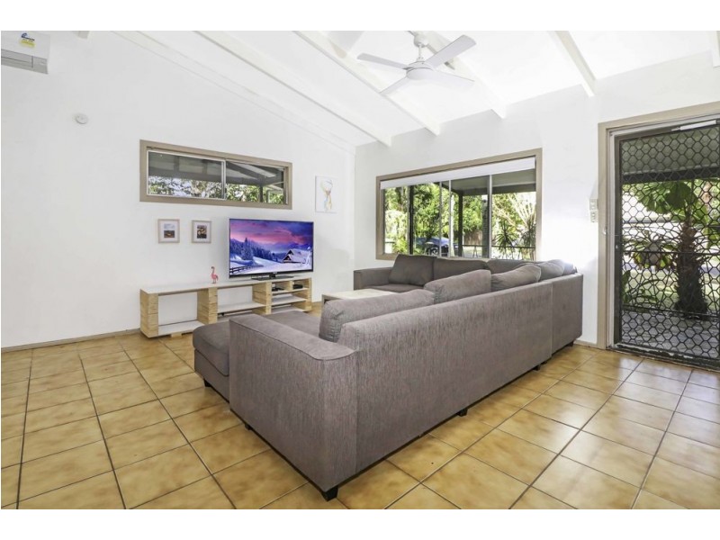 5 Cassava Street, Holloways Beach QLD 4878