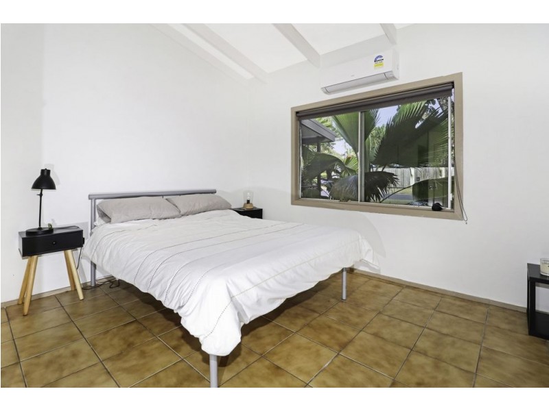 5 Cassava Street, Holloways Beach QLD 4878