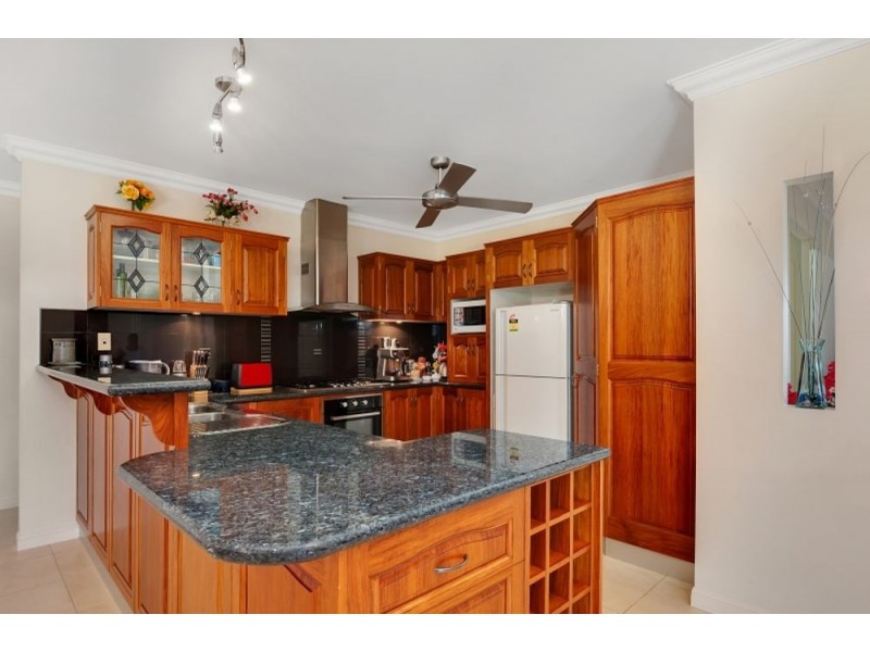 43 Elphinstone Street, Kanimbla QLD 4870