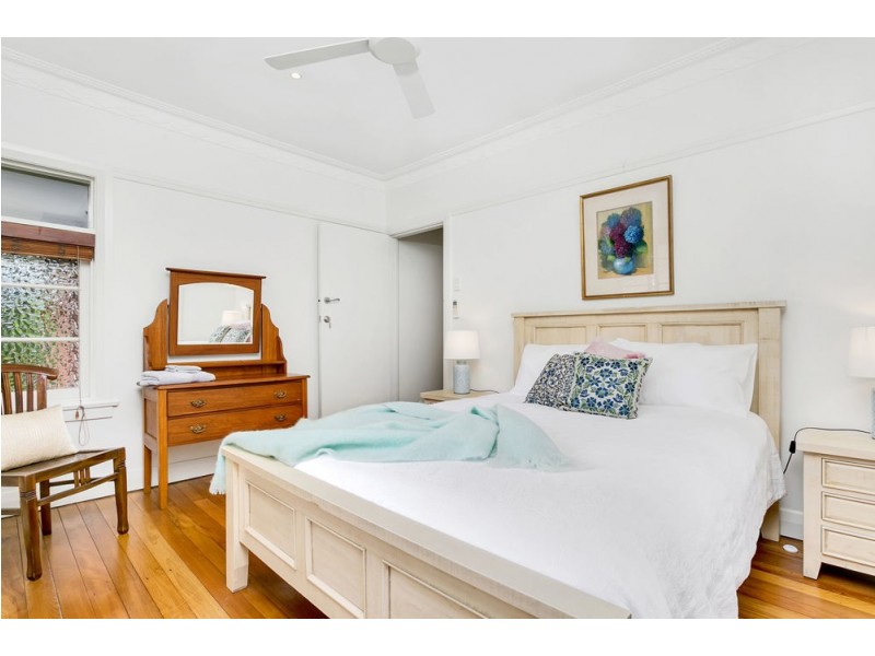 342 Pease Street, Edge Hill QLD 4870