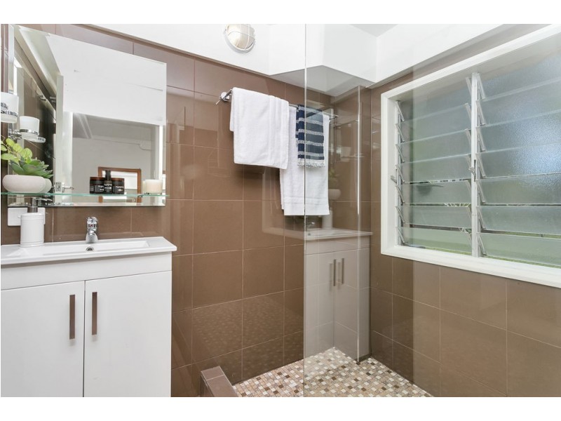 342 Pease Street, Edge Hill QLD 4870