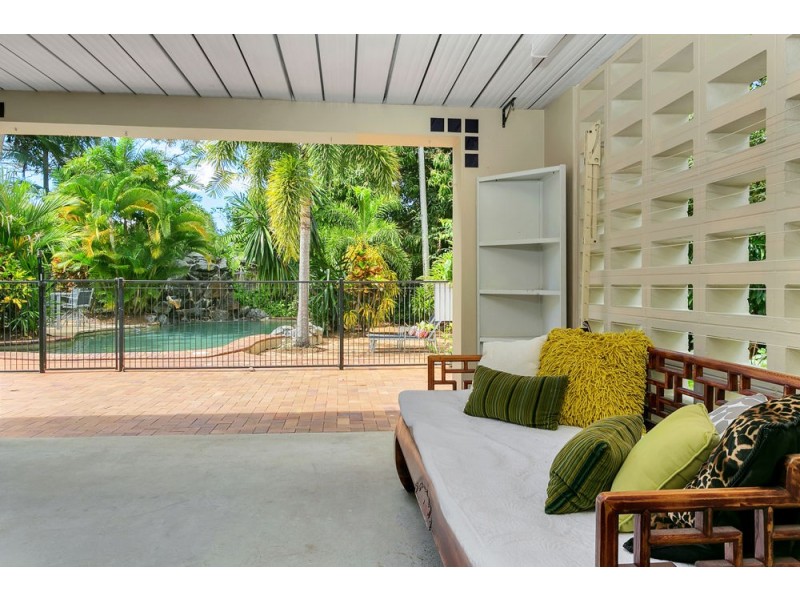 342 Pease Street, Edge Hill QLD 4870