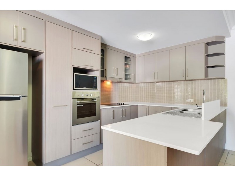 214/2 Oliva Street, Palm Cove QLD 4879