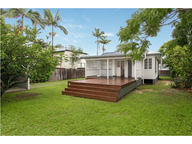 20 Collinson Street, Westcourt QLD 4870