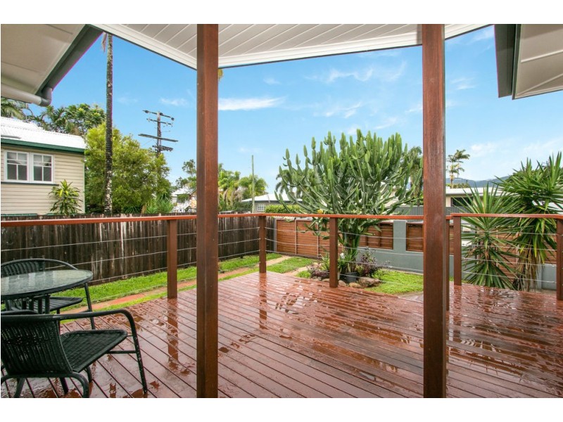 20 Collinson Street, Westcourt QLD 4870