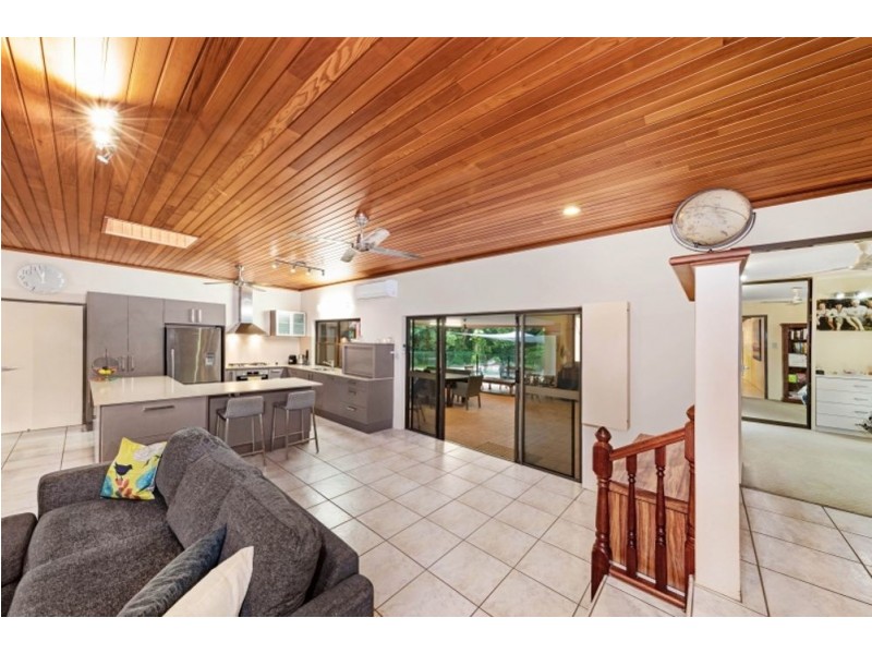 4 Sandray Close, Edge Hill QLD 4870