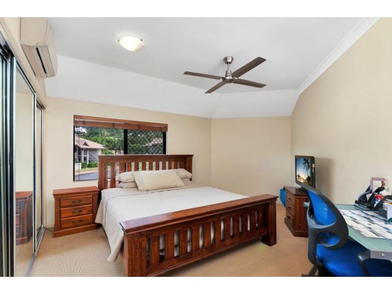 9/1-15 Robson Street, Mooroobool QLD 4870