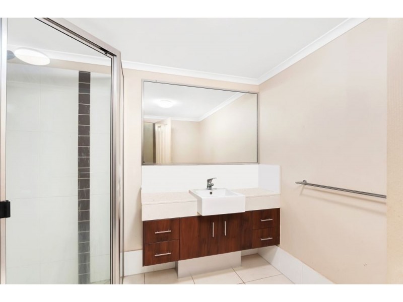 9/1-15 Robson Street, Mooroobool QLD 4870