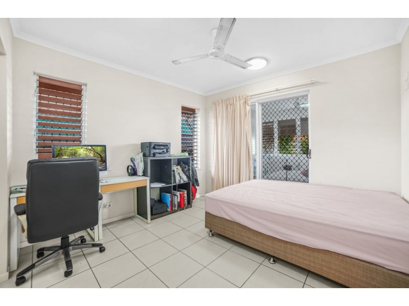 4/16-18 Smith Street, Cairns North QLD 4870