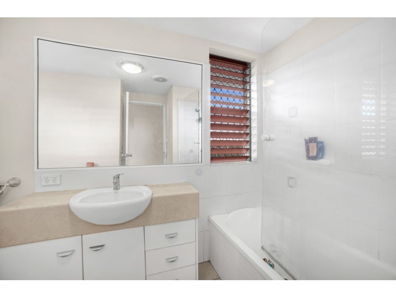 4/16-18 Smith Street, Cairns North QLD 4870
