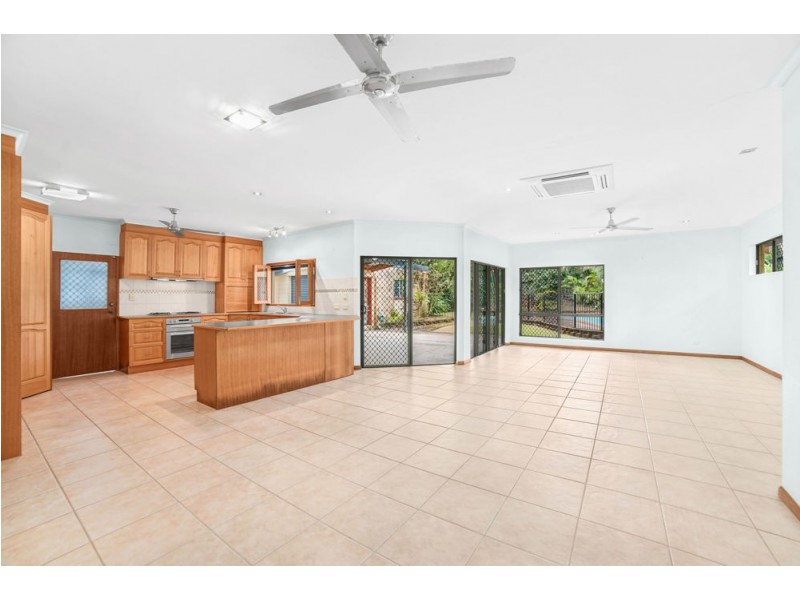 98 Upper Richardson Street, Whitfield QLD 4870