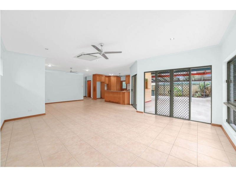 98 Upper Richardson Street, Whitfield QLD 4870