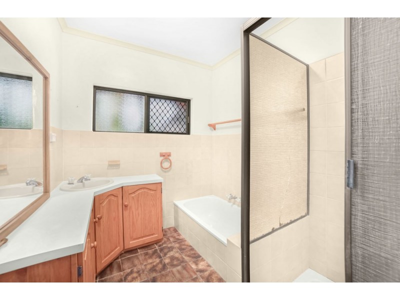 98 Upper Richardson Street, Whitfield QLD 4870