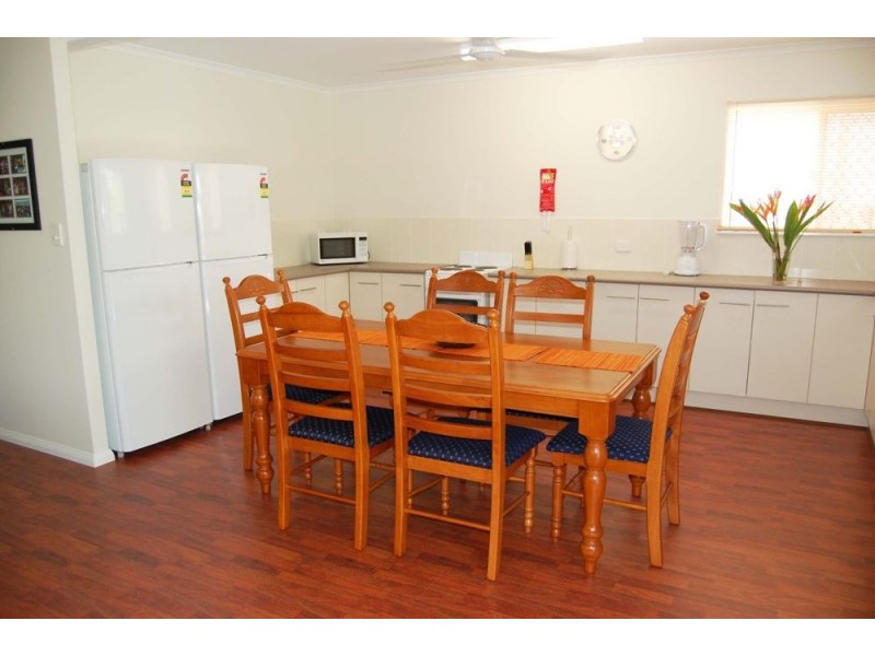 323-325 Draper Street, Parramatta Park QLD 4870