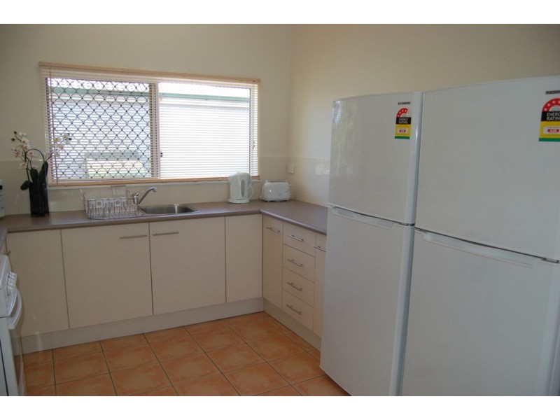 323-325 Draper Street, Parramatta Park QLD 4870