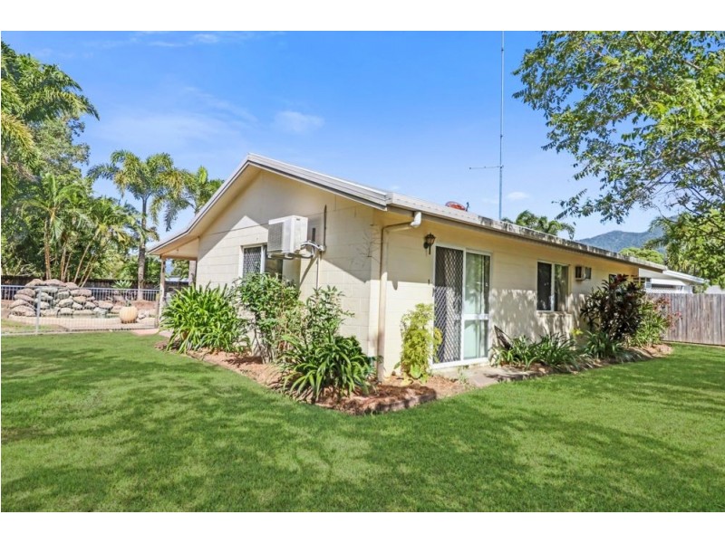 1 Meillion Court, White Rock QLD 4868