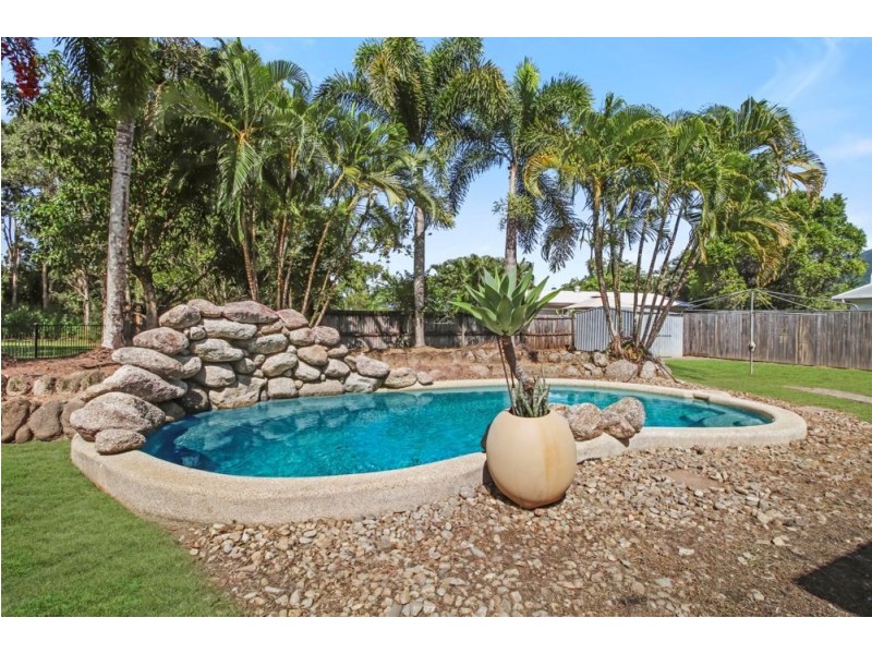 1 Meillion Court, White Rock QLD 4868