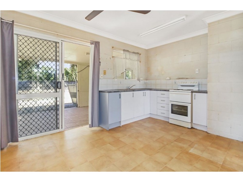 1 Meillion Court, White Rock QLD 4868