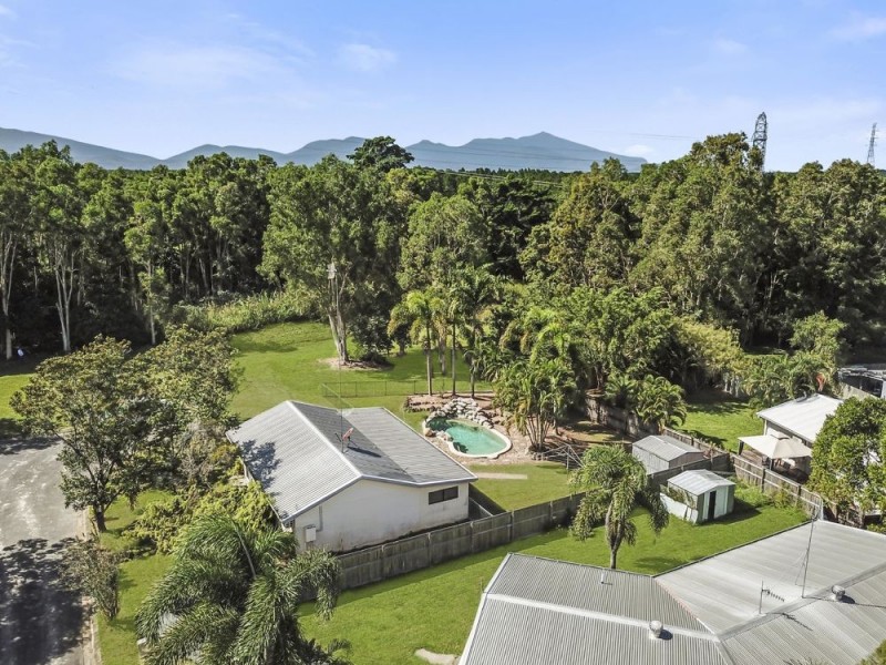 1 Meillion Court, White Rock QLD 4868