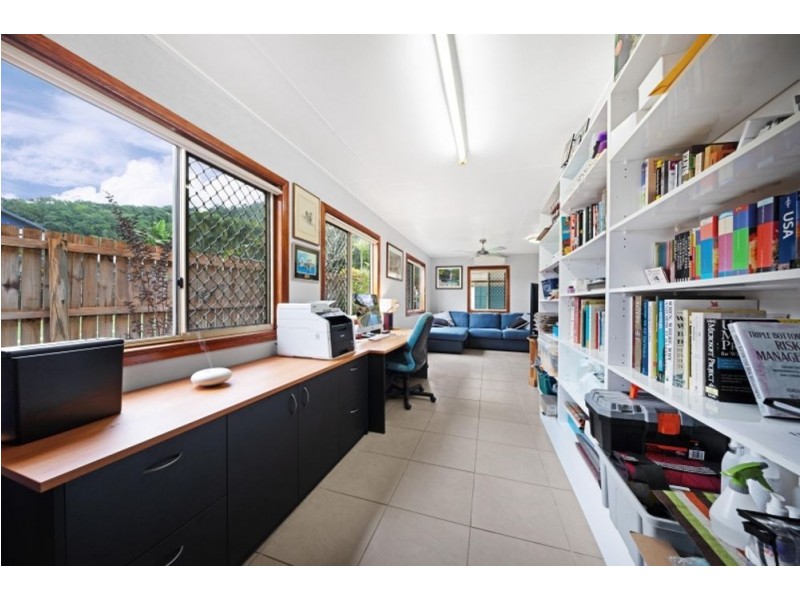 9 Tanganelli Close, Kanimbla QLD 4870