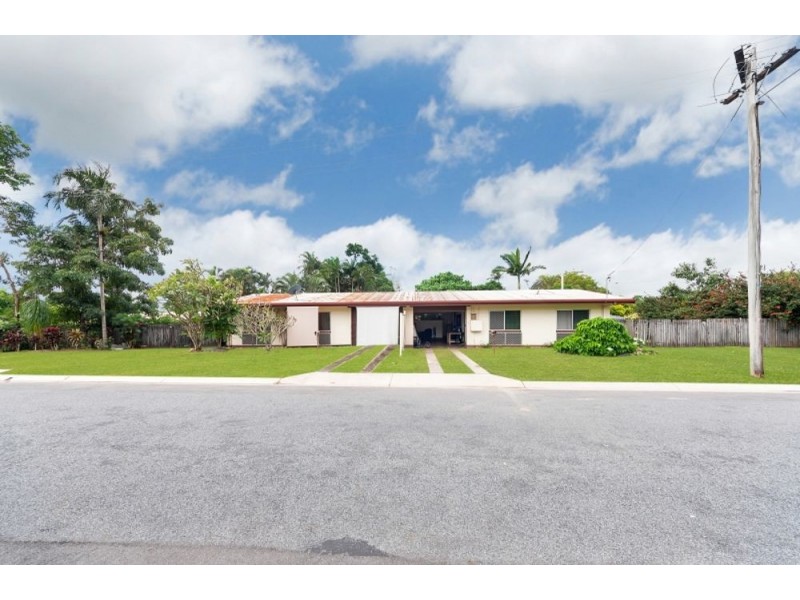 2 Coolabah Close, White Rock QLD 4868