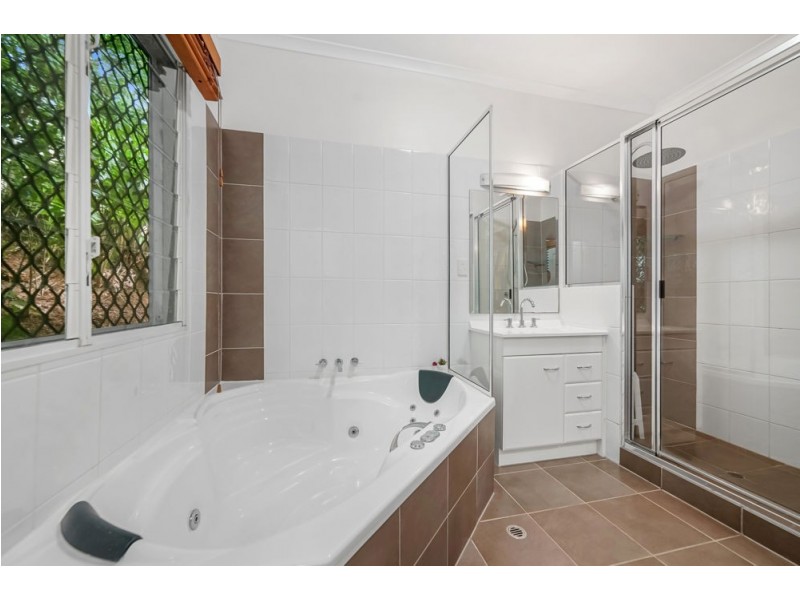 6 Riverview Close, Freshwater QLD 4870
