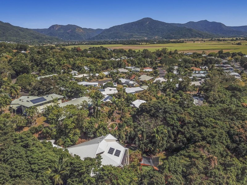 6 Riverview Close, Freshwater QLD 4870