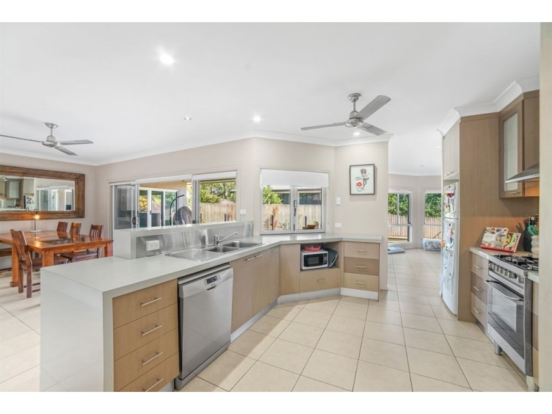 5 Chapel Close, Brinsmead QLD 4870