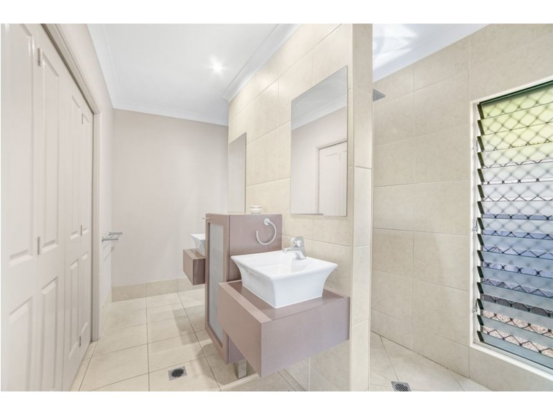 5 Chapel Close, Brinsmead QLD 4870
