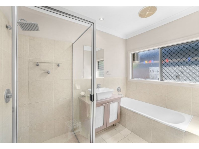 5 Chapel Close, Brinsmead QLD 4870