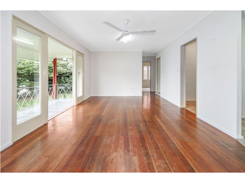 119 English Street, Manunda QLD 4870