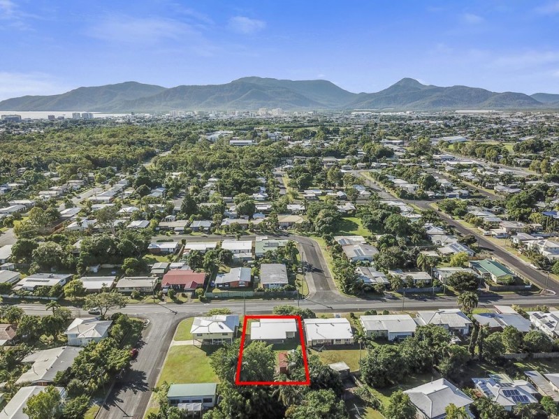 119 English Street, Manunda QLD 4870